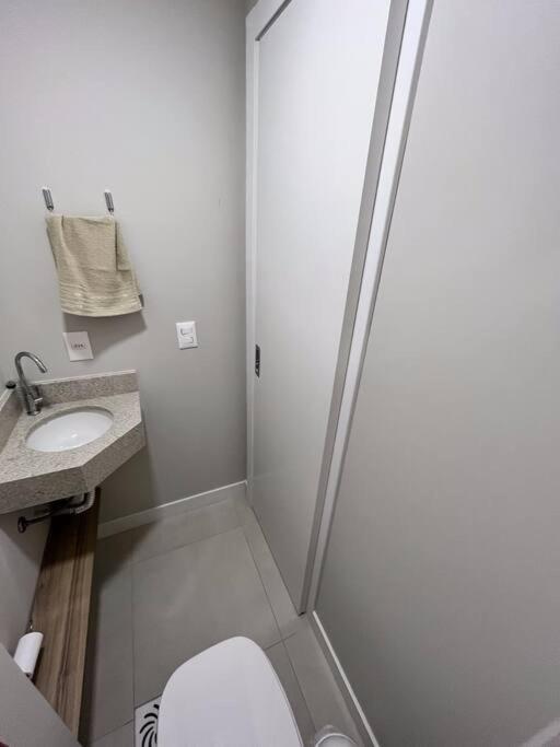 Apartamento 2 Suites Com Piscina E Churrasqueira, Ao Lado Da Ufsc ฟลอเรียนอโปลิส ภายนอก รูปภาพ